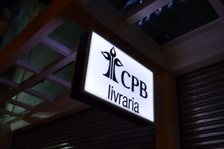 caixa luminosa de acrilico